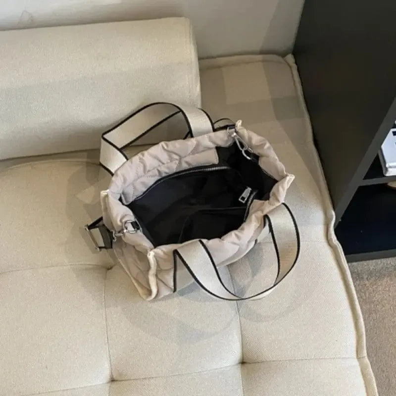 Sac à main matelassé avec bandoulière Beige-crème-Atelier Matelassé